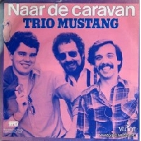 Trio Mustang - Naar de caravan
